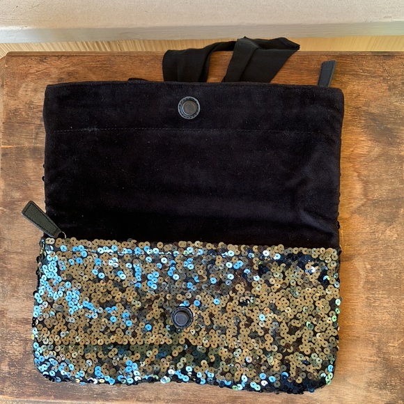 Juicy Couture Blk Velvet with Greenish Blue Iridescent Sequins & Blk Bow Clutch - Picture 5 of 16